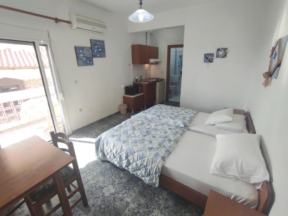 Peristerianos Apartments Nea Skioni Esterno foto