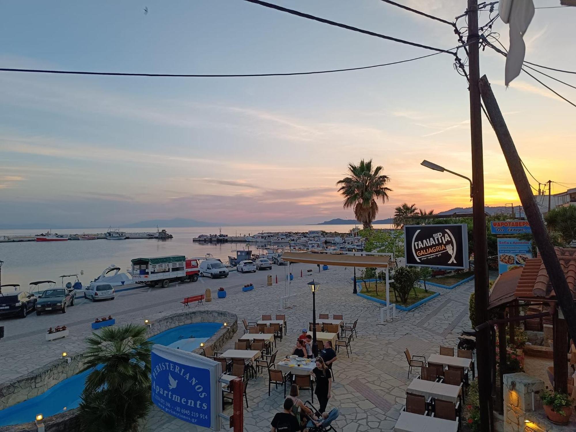 Peristerianos Apartments Nea Skioni Esterno foto