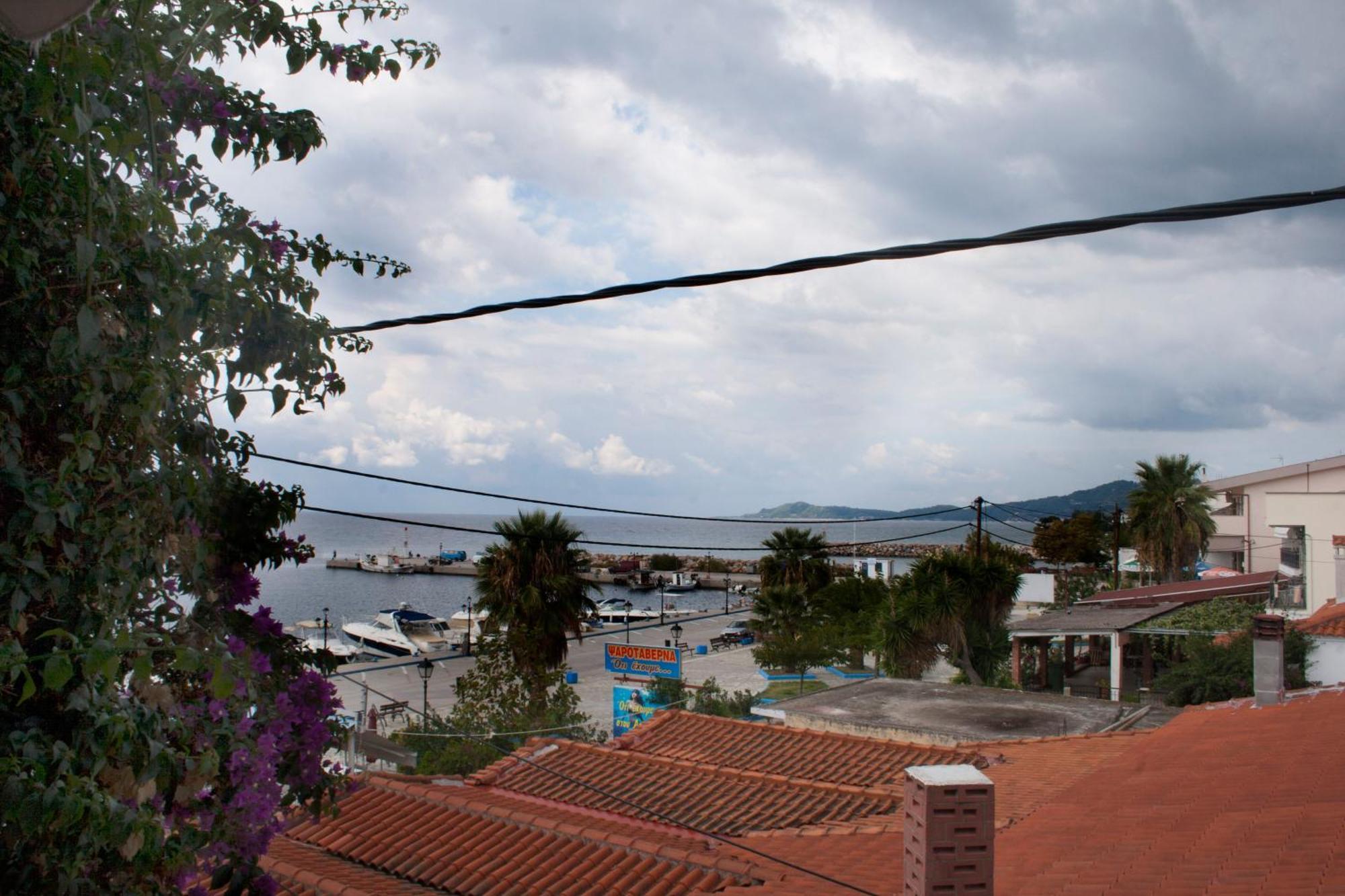 Peristerianos Apartments Nea Skioni Esterno foto