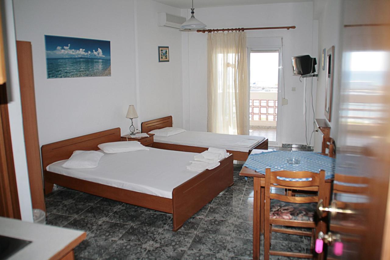Peristerianos Apartments Nea Skioni Esterno foto