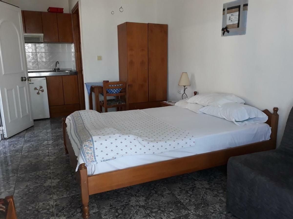Peristerianos Apartments Nea Skioni Esterno foto