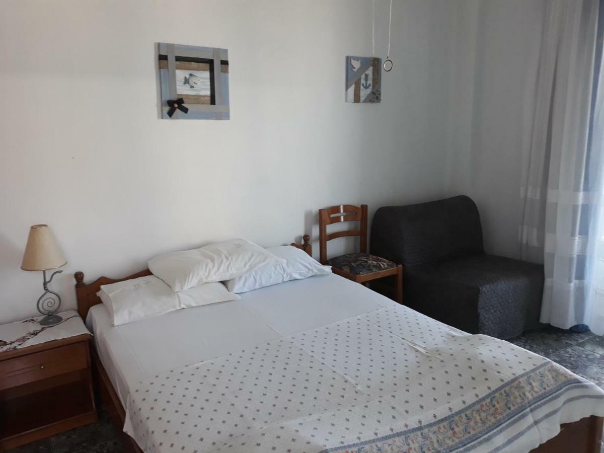 Peristerianos Apartments Nea Skioni Esterno foto