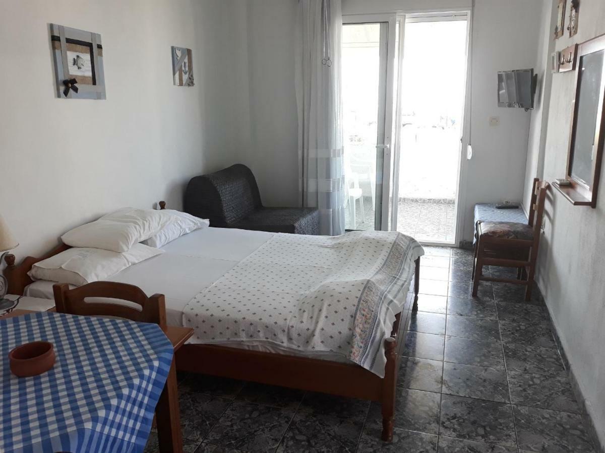 Peristerianos Apartments Nea Skioni Esterno foto